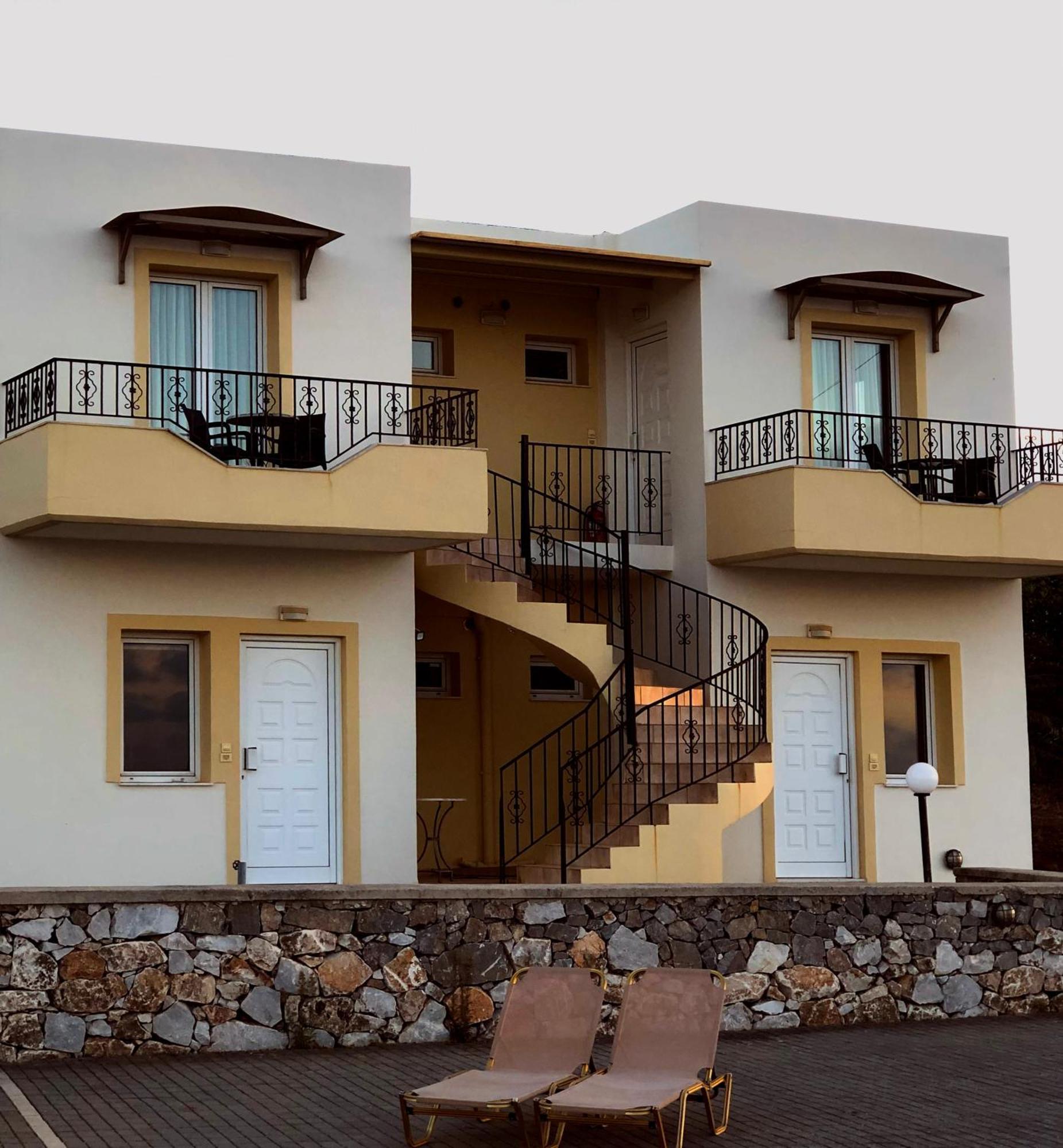 Panos Village Maláxa Exterior photo
